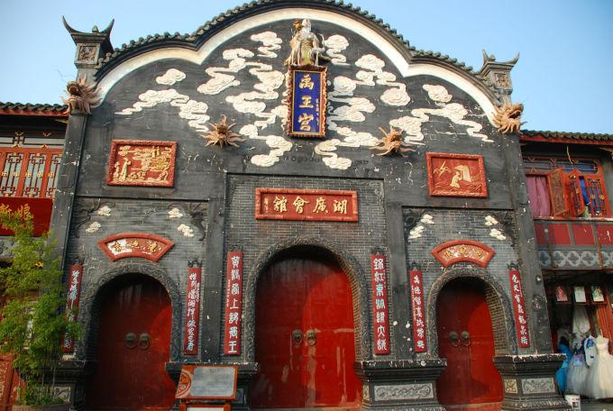 祥龙腾跃!宝珀“祥龙”中华年历表开启十二生肖系列新篇章